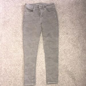 Size 8 Regular American Eagle skinny jeans.